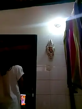 Snapshot of monroedelrey chatting on January 9, 7:37 pm monroedelrey online show from January 9, 7:37 pm