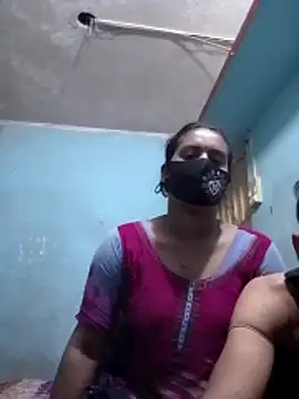 Snapshot of boni09 chatting on November 9, 10:35 am boni09 online show from November 9, 10:35 am