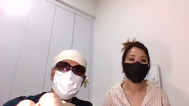 Snapshot of aska1986 chatting on November 10, 10:36 am aska1986 online show from November 10, 10:36 am