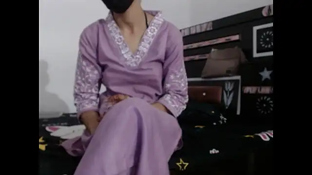 sexy yuvi online show from October 21, 10:54 pm