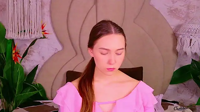 OliviaLay online show from January 8, 11:01 am