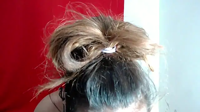 amandareddragon online show from November 18, 6:40 am