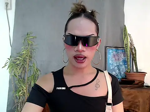 amandareddragon online show from March 11, 11:27 am