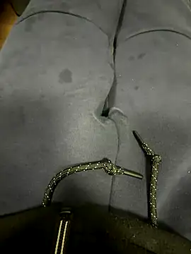 heet1998 online show from November 25, 8:36 am