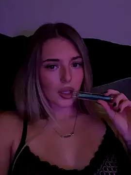 EllieEllxx online show from October 12, 8:19 pm