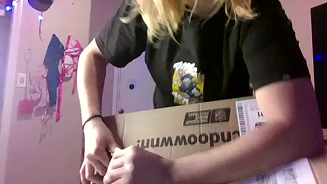 Queen2454 online show from October 12, 9:58 pm