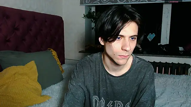 Ellis Rin online show from November 7, 5:35 pm