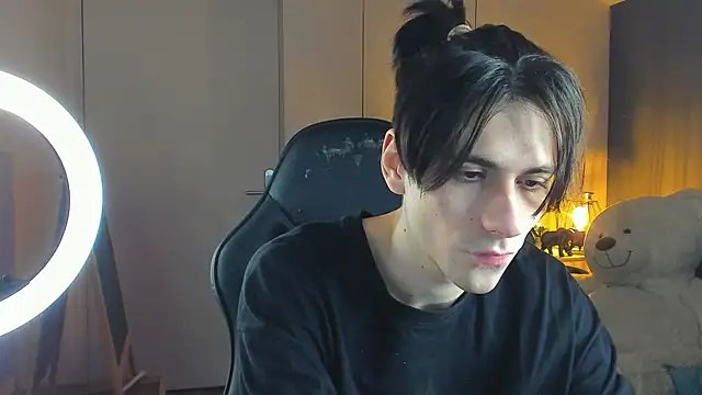 Ellis Rin online show from November 12, 9:47 pm