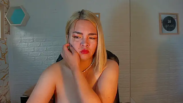 Eily Blunts online show from October 19, 12:50 pm