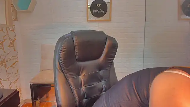 Eily Blunts online show from October 22, 7:35 pm