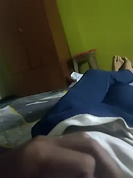 Snapshot of Hhhggghrrr3219 chatting on September 29, 1:05 pm Hhhggghrrr3219 online show from September 29, 1:05 pm