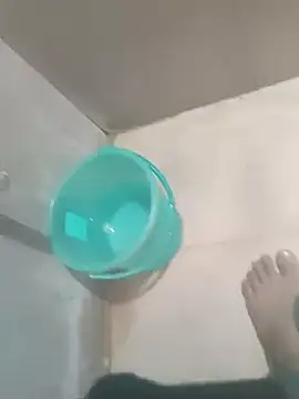 Snapshot of Hhhggghrrr3219 chatting on October 18, 1:30 am Hhhggghrrr3219 online show from October 18, 1:30 am