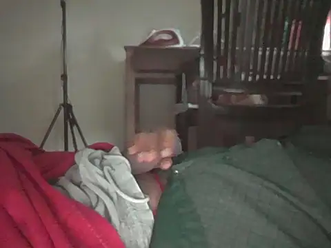 Snapshot of Hhhggghrrr3219 chatting on October 28, 6:17 am Hhhggghrrr3219 online show from October 28, 6:17 am