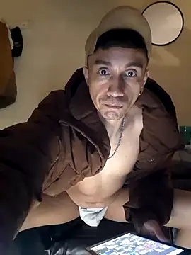 Snapshot of DdECol chatting on October 29, 8:16 am DdECol online show from October 29, 8:16 am