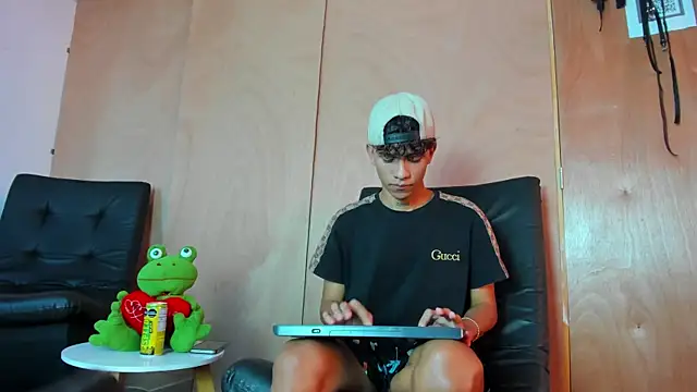 milo crave online show from October 6, 8:39 pm