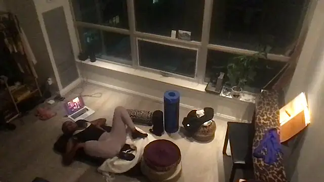 Snapshot of tia___fox chatting on October 28, 3:54 am tia   fox online show from October 28, 3:54 am