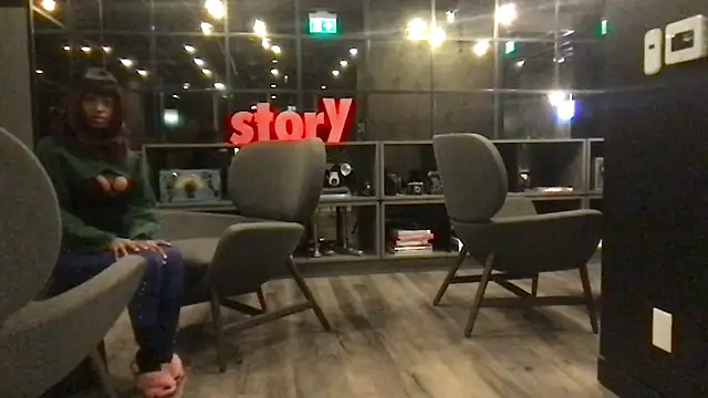 tia   fox online show from December 3, 3:14 am