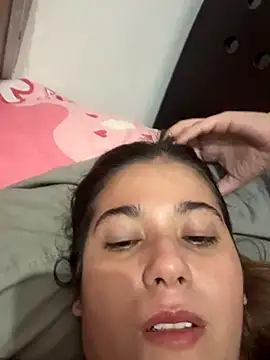 Snapshot of violeticafox chatting on December 19, 5:14 am violeticafox online show from December 19, 5:14 am