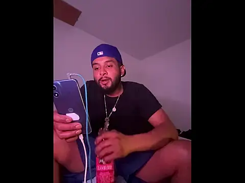 UrfavDilf69 online show from November 12, 6:25 am