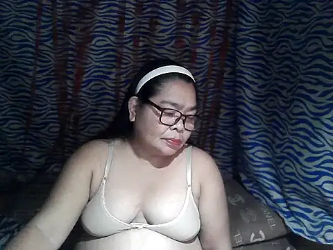 Snapshot of cris_tita chatting on March 3, 2:56 pm cris tita online show from March 3, 2:56 pm