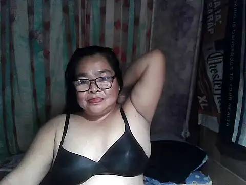 Snapshot of cris_tita chatting on March 18, 11:46 am cris tita online show from March 18, 11:46 am