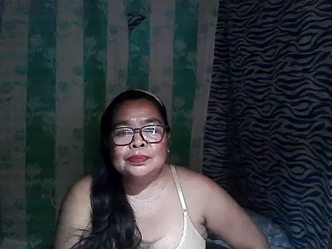 Snapshot of cris_tita chatting on April 9, 4:23 pm cris tita online show from April 9, 4:23 pm