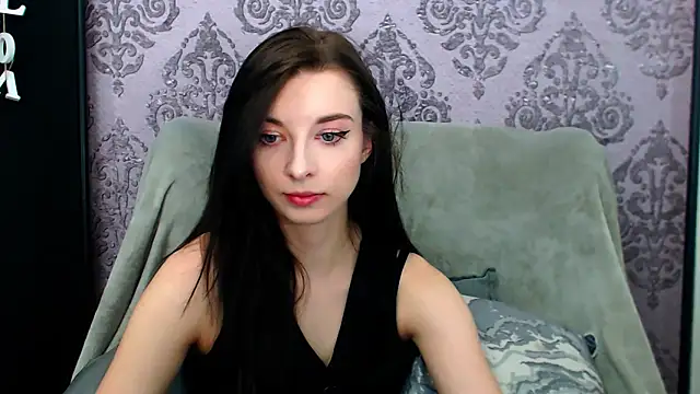 Snapshot of DominantLuna chatting on April 30, 4:24 pm DominantLuna online show from April 30, 4:24 pm