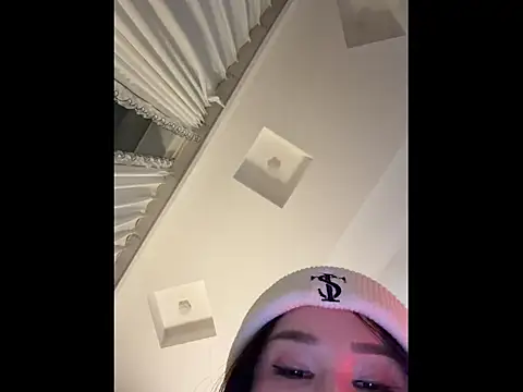 Snapshot of xiaowan_x chatting on February 3, 1:49 pm xiaowan x online show from February 3, 1:49 pm