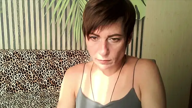 Ashley Brookss online show from October 5, 7:28 am