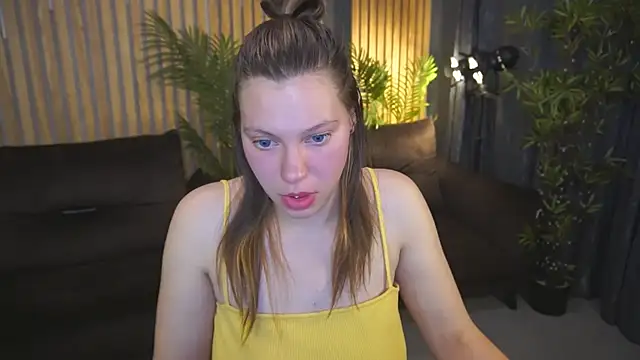 Snapshot of FuckMeDoll_ chatting on October 2, 2:57 pm FuckMeDoll online show from October 2, 2:57 pm