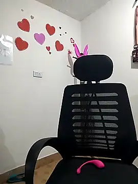 Valentina Squirt- online show from October 8, 9:40 am