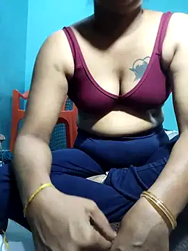 Snapshot of Kanneeswari chatting on November 4, 9:30 am Kanneeswari online show from November 4, 9:30 am