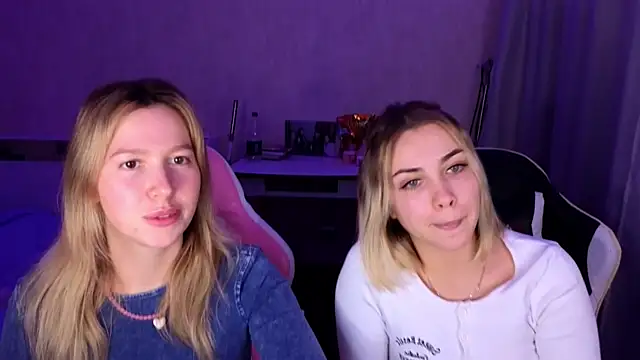 stefany and bettany online show from December 1, 7:41 pm