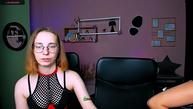 Snapshot of lina_fox12 chatting on December 17, 1:17 pm lina fox12 online show from December 17, 1:17 pm