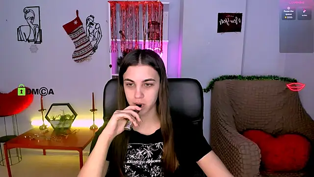 Snapshot of lina_fox12 chatting on January 10, 1:57 pm lina fox12 online show from January 10, 1:57 pm