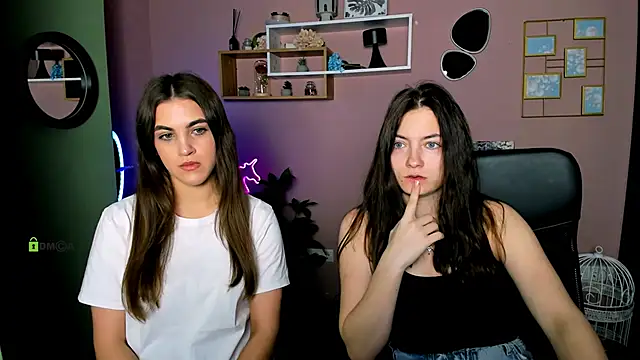 Snapshot of lina_fox12 chatting on March 20, 7:02 am lina fox12 online show from March 20, 7:02 am