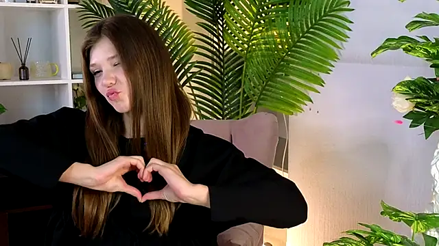 ClaireMcdargh online show from October 1, 3:40 pm