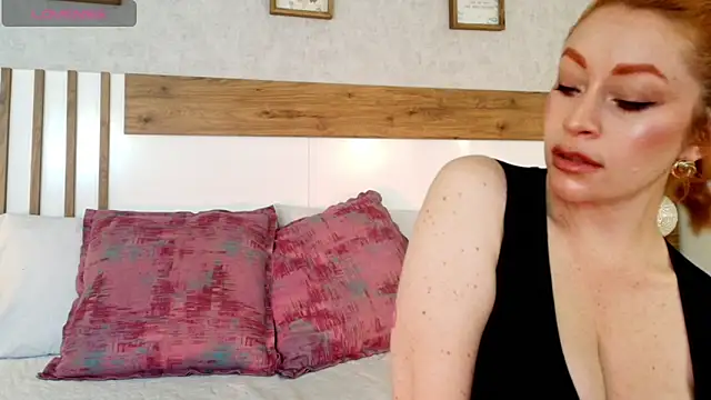 LucianaWainN online show from February 4, 1:17 pm