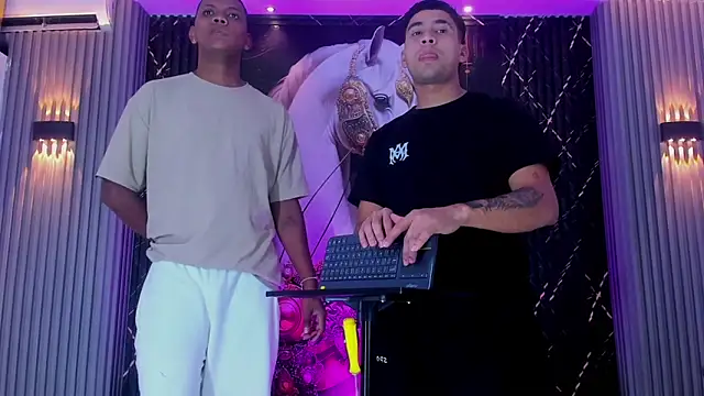 Snapshot of The_Boy_King chatting on December 14, 8:24 pm The Boy King online show from December 14, 8:24 pm