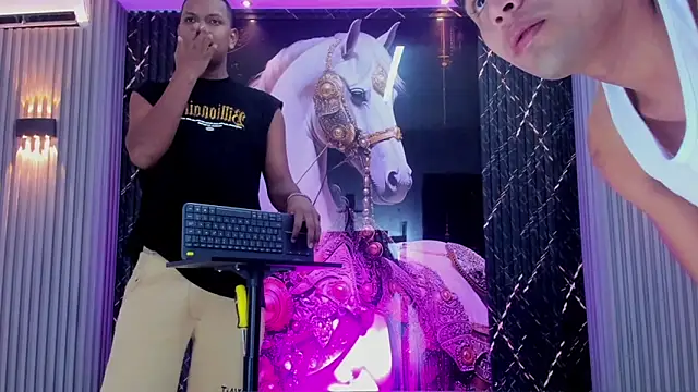 Snapshot of The_Boy_King chatting on December 15, 7:29 pm The Boy King online show from December 15, 7:29 pm