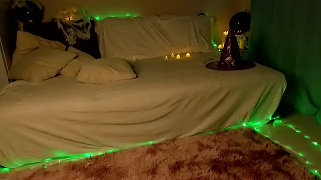 12aminparis online show from October 31, 12:28 pm