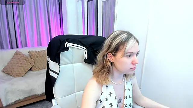 Lucia Copper online show from October 30, 11:55 am