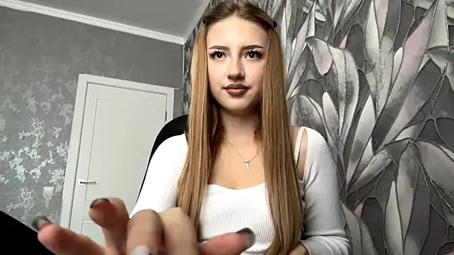 HollyCroker online show from November 20, 9:20 am