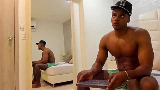 jax black online show from November 29, 7:39 pm