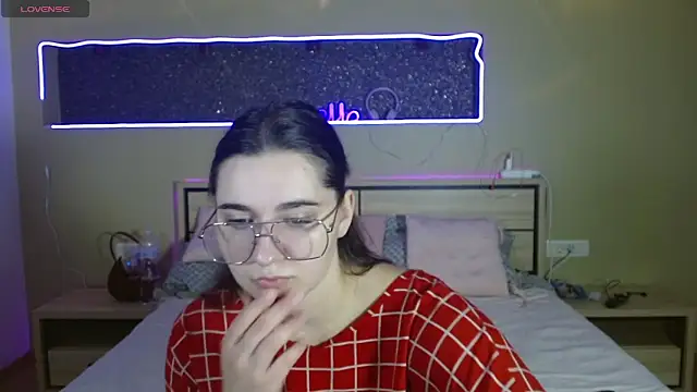 Snapshot of cutieblush chatting on October 8, 8:39 pm cutieblush online show from October 8, 8:39 pm