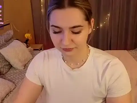 Snapshot of cutieblush chatting on November 27, 6:32 pm cutieblush online show from November 27, 6:32 pm