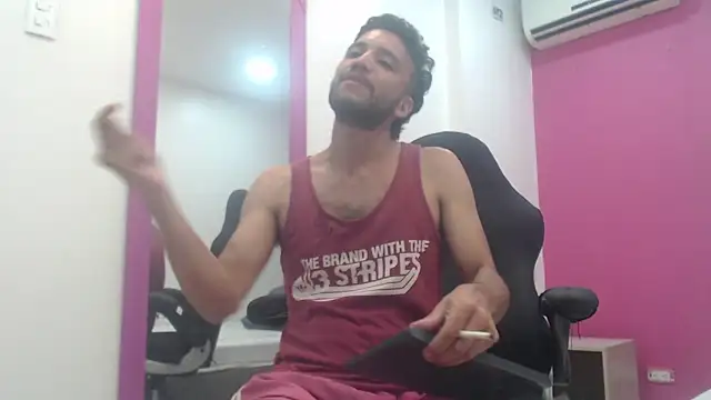 Juan FelipeX01 online show from October 17, 3:31 am