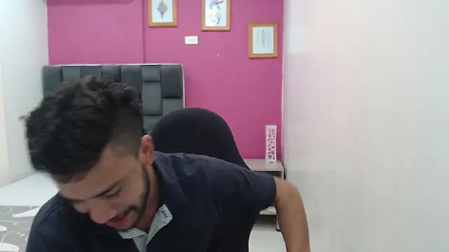 Juan FelipeX01 online show from October 18, 10:32 pm