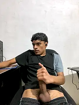 Snapshot of feetbooy chatting on December 5, 8:16 pm feetbooy online show from December 5, 8:16 pm