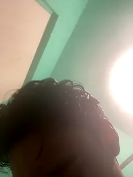 Snapshot of feetbooy chatting on December 17, 11:55 pm feetbooy online show from December 17, 11:55 pm